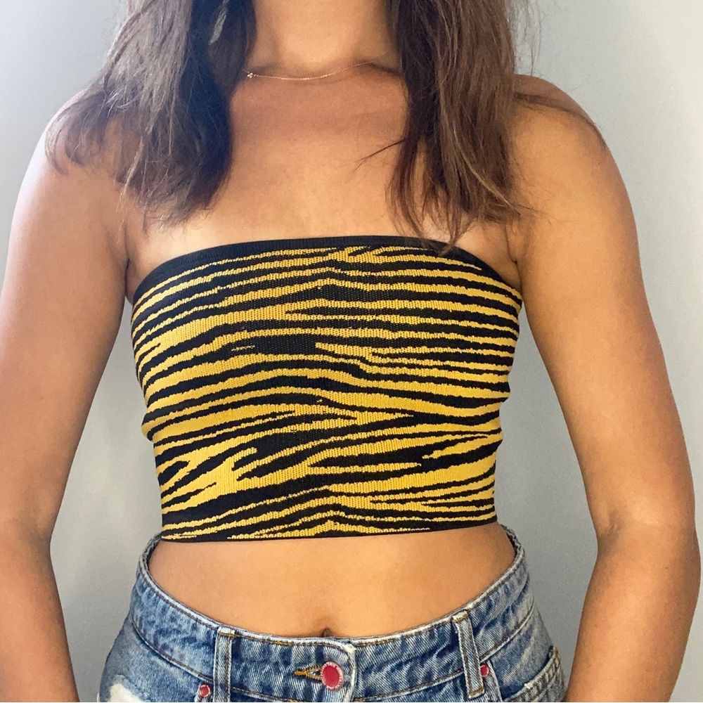 Aritzia top